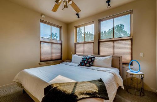 Martinez Park Villa | Old Town Loft Oasis with Amazing Rooftop Deck!