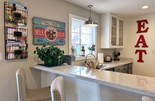 Scottsdale Country Acres House | Old Town Oasis – Heated Pool, Spa, Private Studio, Lawn + Walk to Golf & Lake