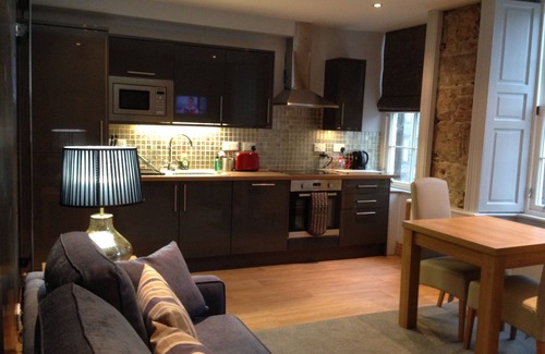Old Town Apartment | Old Town Royal Mile 2 Bedroom 2 Bathroom sleeps 5
