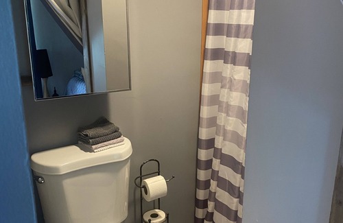 Carnation Apartment | Old Town Tiny Studio Cottage near Pacific University and Wine Country