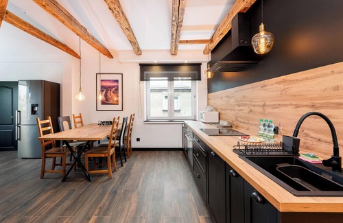 Wesoła Zachod Apartment | Old Town Wooden Loft Apartment