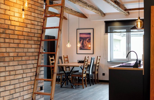 Wesoła Zachod Apartment | Old Town Wooden Loft Apartment