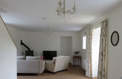 Woodford House | OLD VILLAGE BARN, pet friendly in Woodford, County Galway