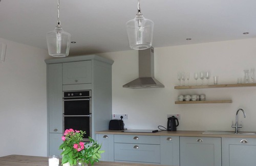 Woodford House | OLD VILLAGE BARN, pet friendly in Woodford, County Galway