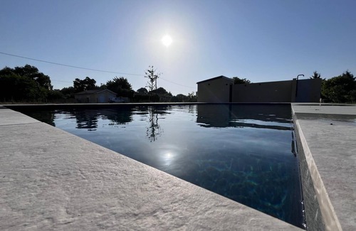 Jau-Dignac-et-Loirac House | Old winery newly renovated in 2015, ideal for 12 people