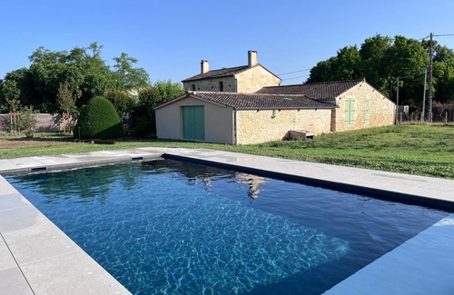 Jau-Dignac-et-Loirac House | Old winery newly renovated in 2015, ideal for 12 people