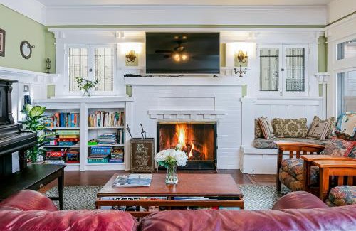 East Beach House | Old Yacht Club Inn
