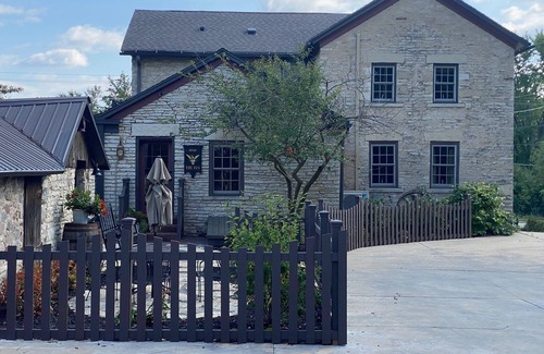 Waukesha Bed & Breakfast | Olde Homestead Cottage