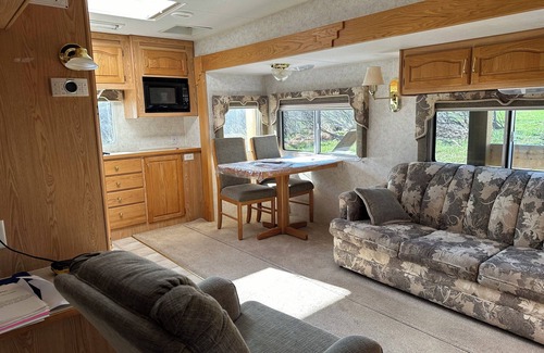 Brocket Cabin | Oldman river serene seriously private cabins pet, family and fisher friendly.