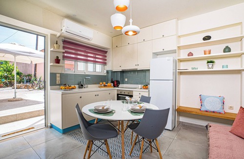 Agia House | Olga's Organic garden Home for a couple - Wi-fi/AC