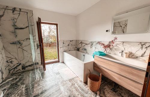 Sezana Apartment | Olive garden family apartment with private pool