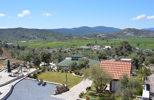 Dorttepe Hotel | Olive Garden Retreat