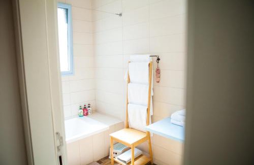Beit Hillel Cabin | Olive - Israeli Zimmer