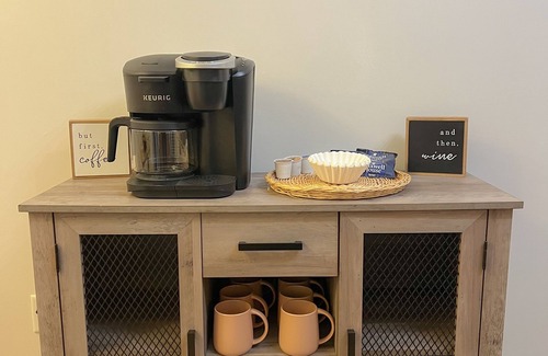 Dry Ridge Apartment | Olive Tree Oasis - 10 Minutes to the Ark!n