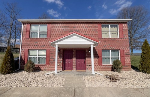 Dry Ridge Apartment | Olive Tree Oasis - 10 Minutes to the Ark!n