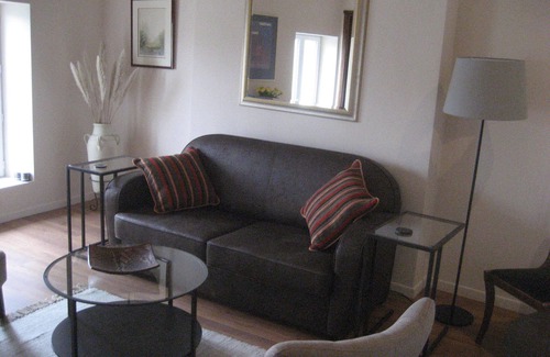 Capestang Apartment | Olivier, Luxury Apartment in Historic Village, 100 Metres from the Canal Du Midi