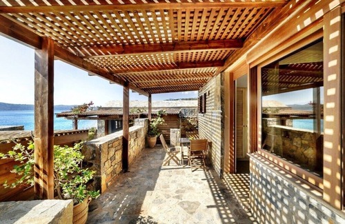 Plaka Cottage | OLONDI: Spacy 1 Studio Plaka Beach Cottage