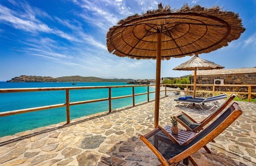 Plaka Cottage | OLONDI: Spacy 1 Studio Plaka Beach Cottage