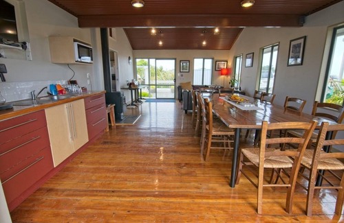 Cape Foulwind Hotel | Omau Settlers Lodge Motel