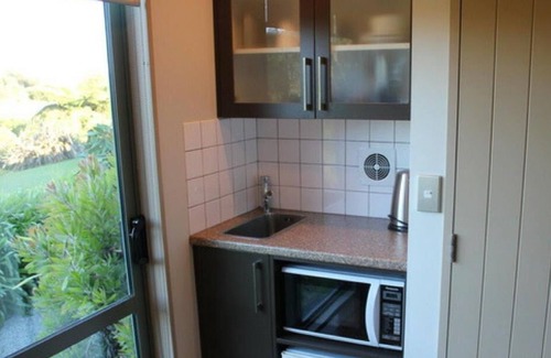 Cape Foulwind Hotel | Omau Settlers Lodge Motel