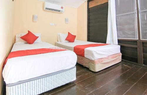 Teluk Nipah Hotel | Ombak Inn Chalet