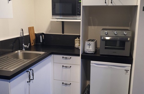 Omokoroa House | Omokoroa Sea View Apartment, peaceful, clean and comfortable