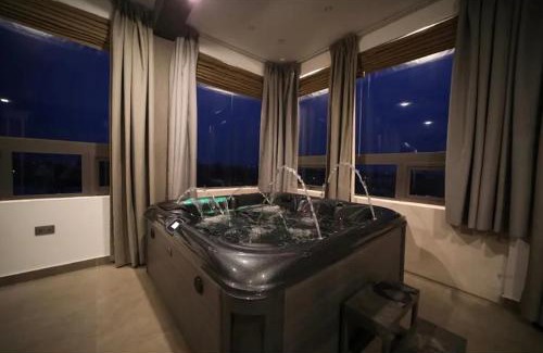 Koforidua Cabin | Omy City Lodge