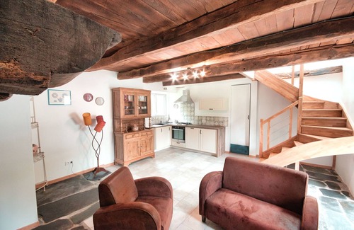 Perret House | On a 3h property, in the heart of the forest, the gites du lety await you.