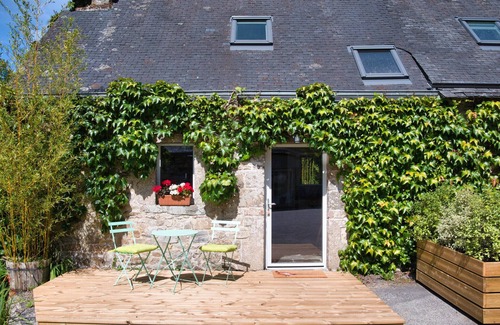 Perret House | On a 3h property, in the heart of the forest, the gites du lety await you.