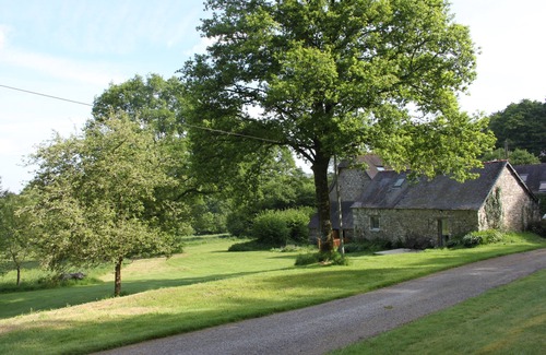 Perret House | On a 3h property, in the heart of the forest, the gites du lety await you.