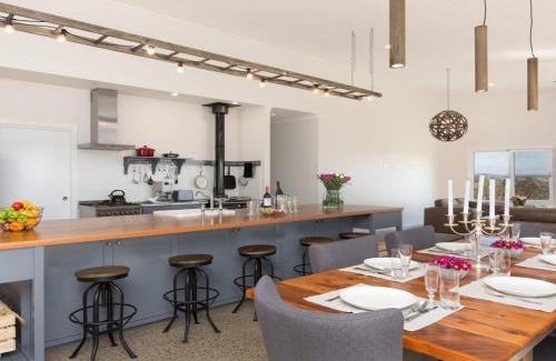 Durran Durra House | On a Hill