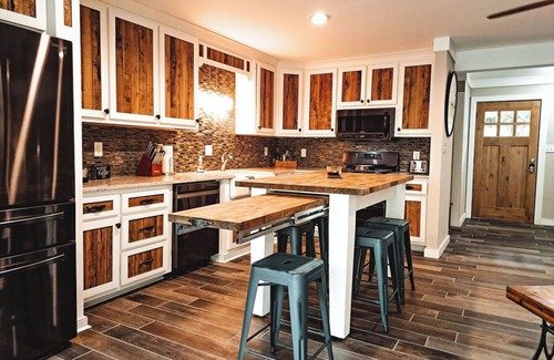 Ocoee House | “On River Time”, your escape to the Ocoee River and Cherokee National Forest.