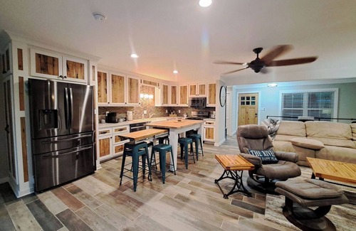 Ocoee House | “On River Time”, your escape to the Ocoee River and Cherokee National Forest.