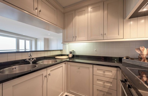 Knokke-Heist Apartment | On seawall located 3 bedroom apartment on 3rd floor
