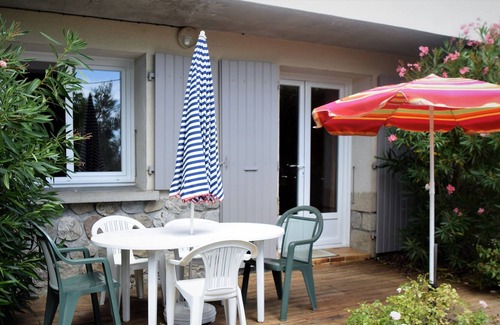 Saint-Etienne-de-Fontbellon Apartment | On the ground floor of the owner's house apartment. pleasant