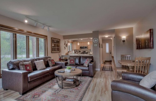 Bridgepoint House | On Ten Mile Creek, Walk to Frisco Main St