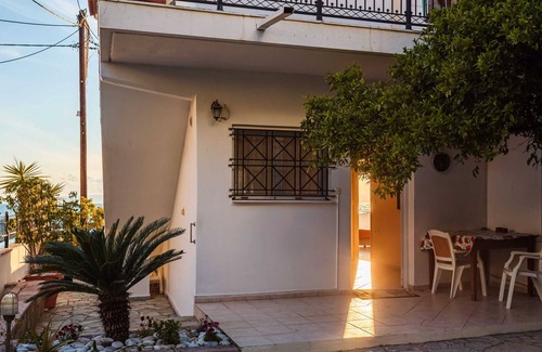 Akrogialion Apartment | On the Beach - Akroyali Family Home