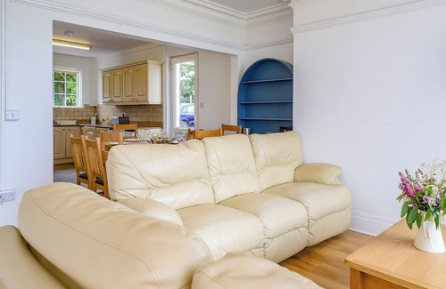 Downderry Cottage | On The Beach, East Yardley House -.
