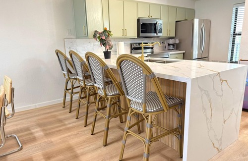 South Padre Island Condo | On the beach - Modern Luxury condo - Ocean & Pool Views