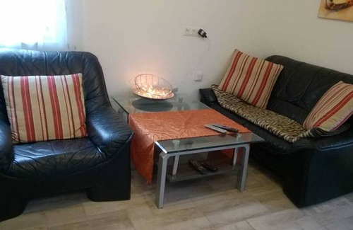 Meiderich Apartment | On the Ruhr with private entrance (pet-friendly)