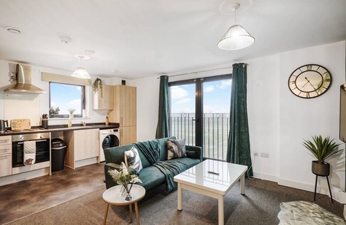 George Green Apartment | One Bed Apt/Free Parking/Sleeps 4
