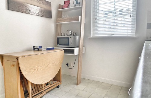 Aberdeen West End Apartment | One Bed central apt with parking