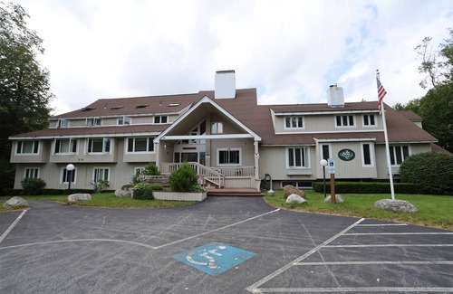 Waterville Valley Condo | One Bedroom at Inns of Waterville Valley close to Town Square (204)