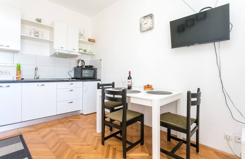 Kastel Stafilic Apartment | One bedroom apartment with terrace and sea view Kaštel Štafilić, Kaštela (A-21145-a)