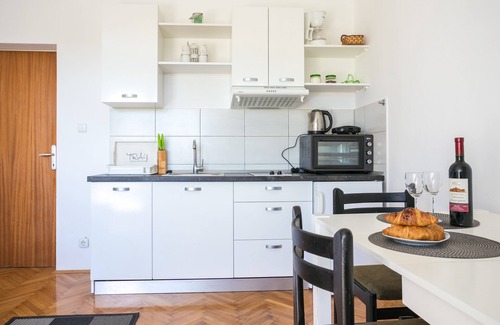 Kastel Stafilic Apartment | One bedroom apartment with terrace and sea view Kaštel Štafilić, Kaštela (A-21145-a)