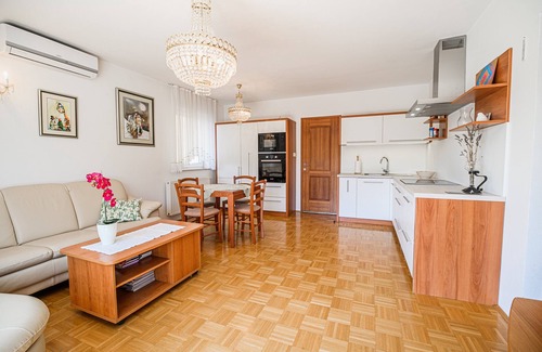 Podcetrtek Apartment | One bedroom apartment with terrace