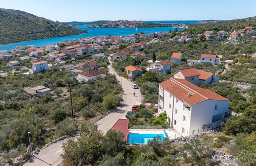 Podglavica Apartment | One bedroom apartment with terrace and sea view Stupin Čeline, Rogoznica (A-23257-c)