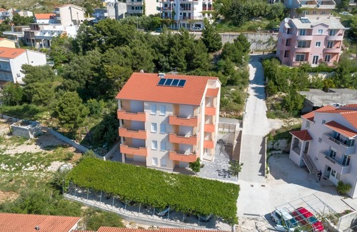 Duce Apartment | One bedroom apartment with terrace and sea view Duće, Omiš (A-9437-c)