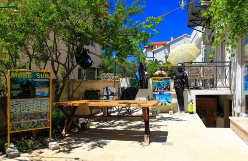 Ratac Apartment | One bedroom apartment with balcony and sea view Makarska (A-15200-a)