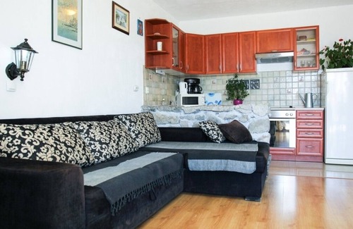 Ratac Apartment | One bedroom apartment with terrace and sea view Makarska (A-15200-c)